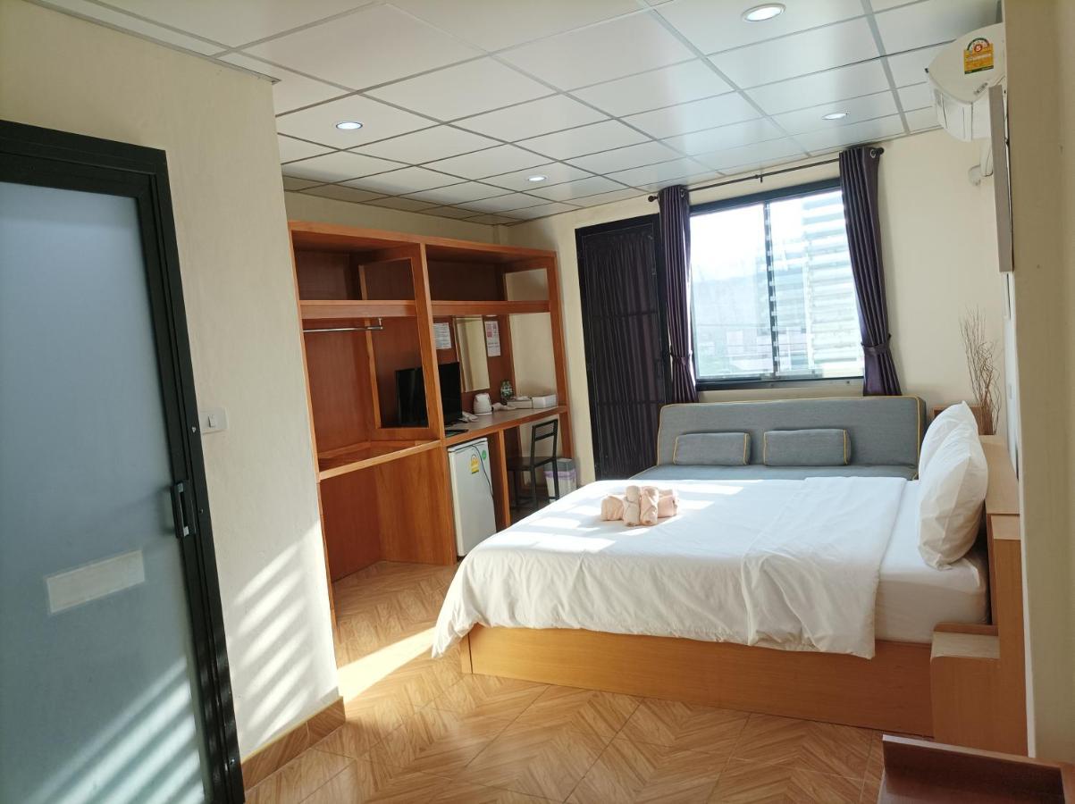 Double D Rooms & Cafe Bangkok Dış mekan fotoğraf