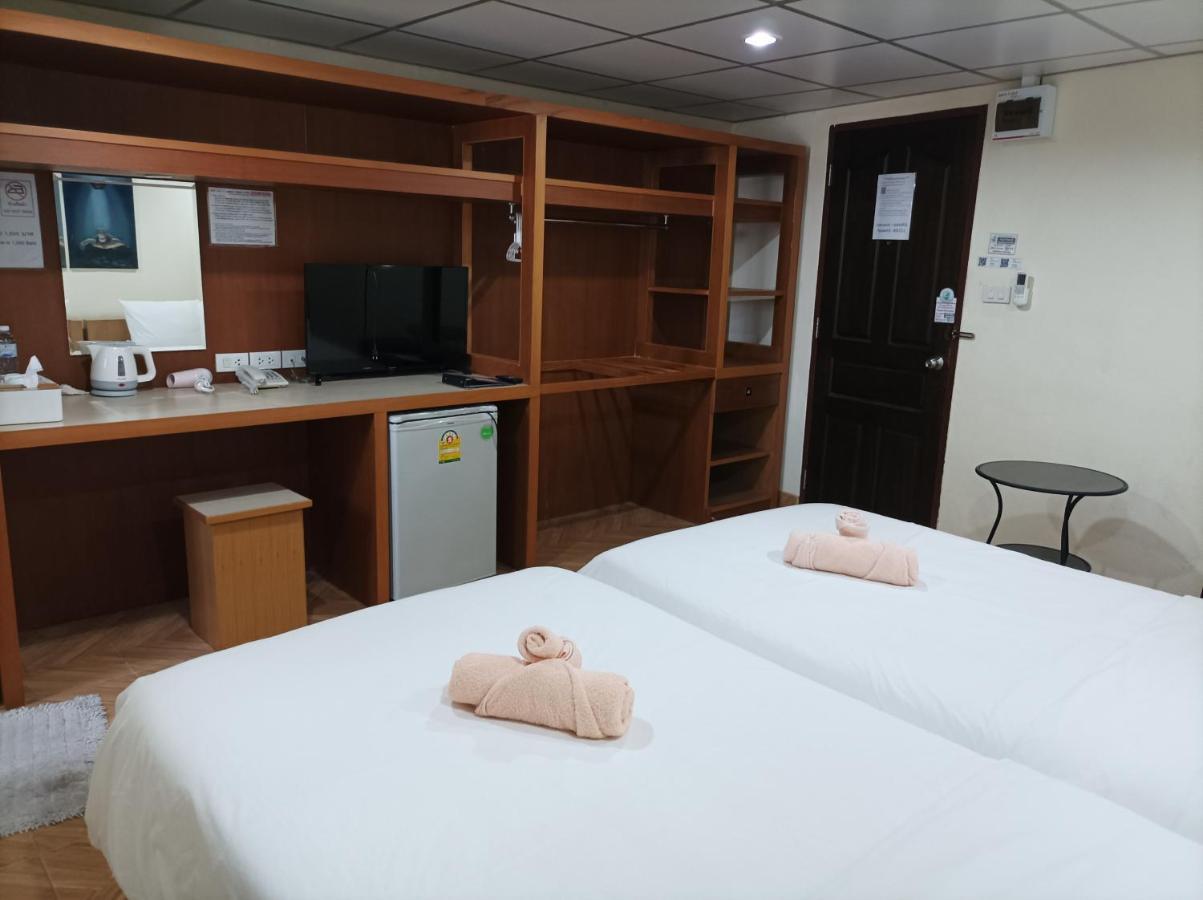 Double D Rooms & Cafe Bangkok Dış mekan fotoğraf