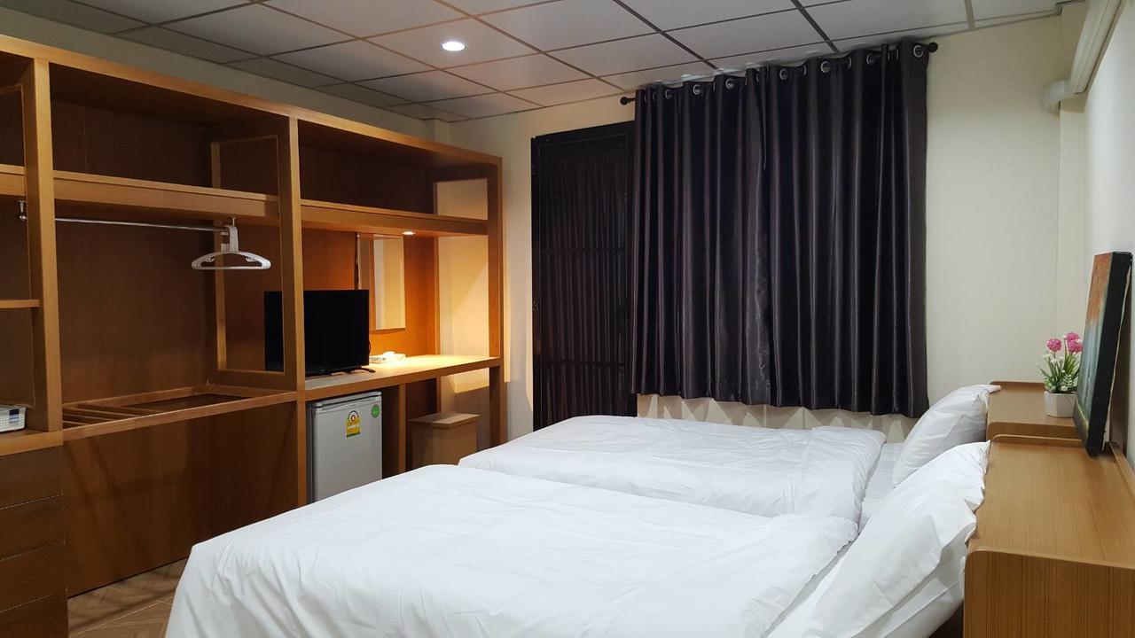 Double D Rooms & Cafe Bangkok Dış mekan fotoğraf