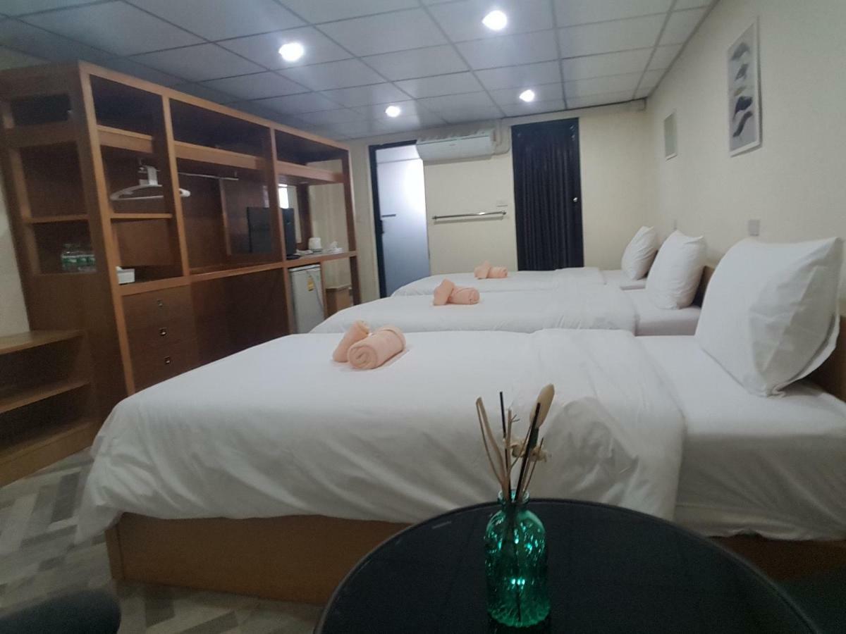 Double D Rooms & Cafe Bangkok Dış mekan fotoğraf