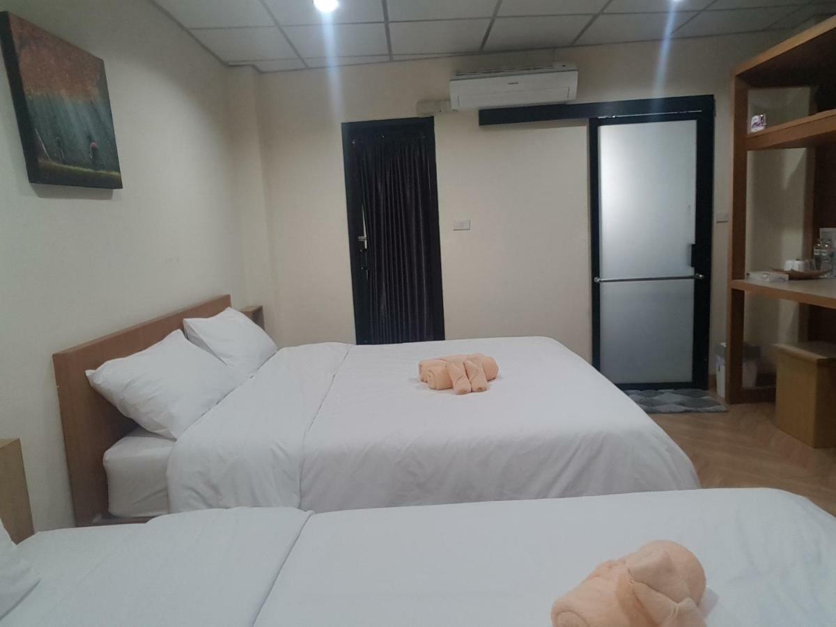 Double D Rooms & Cafe Bangkok Dış mekan fotoğraf