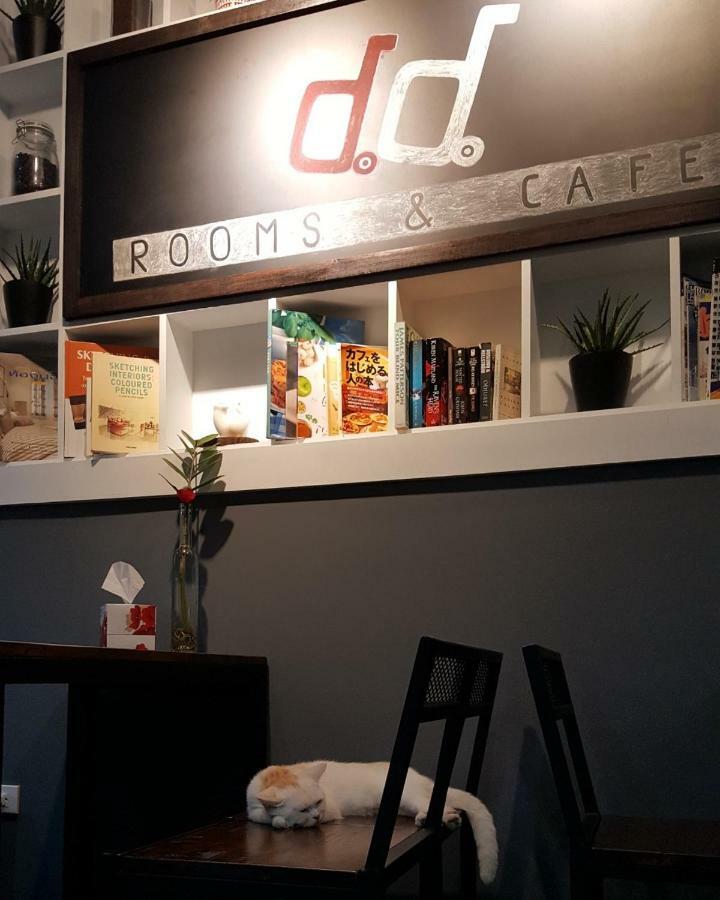 Double D Rooms & Cafe Bangkok Dış mekan fotoğraf
